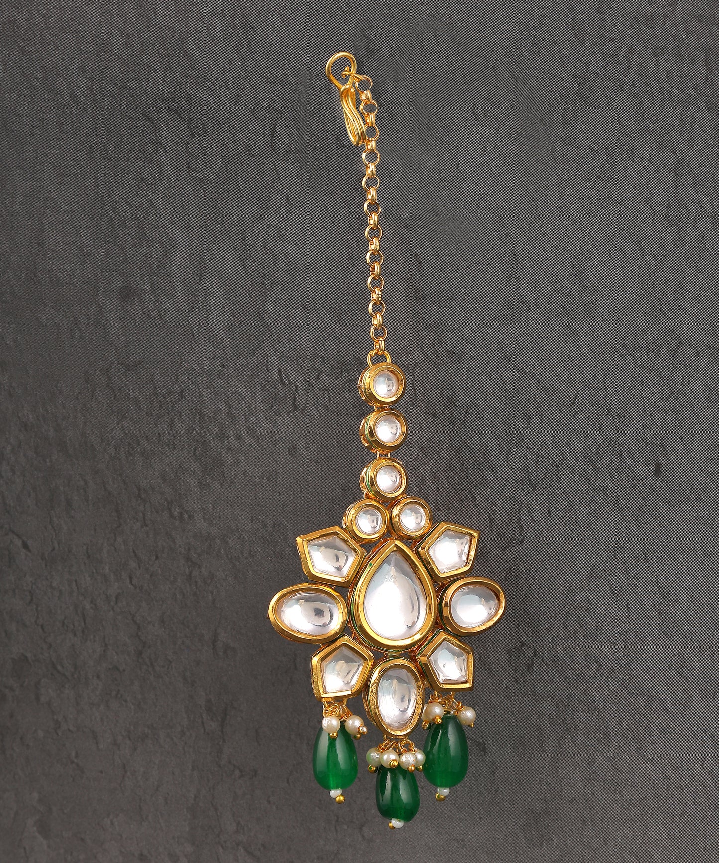 Kundan Maangtikka With Emerald Drops