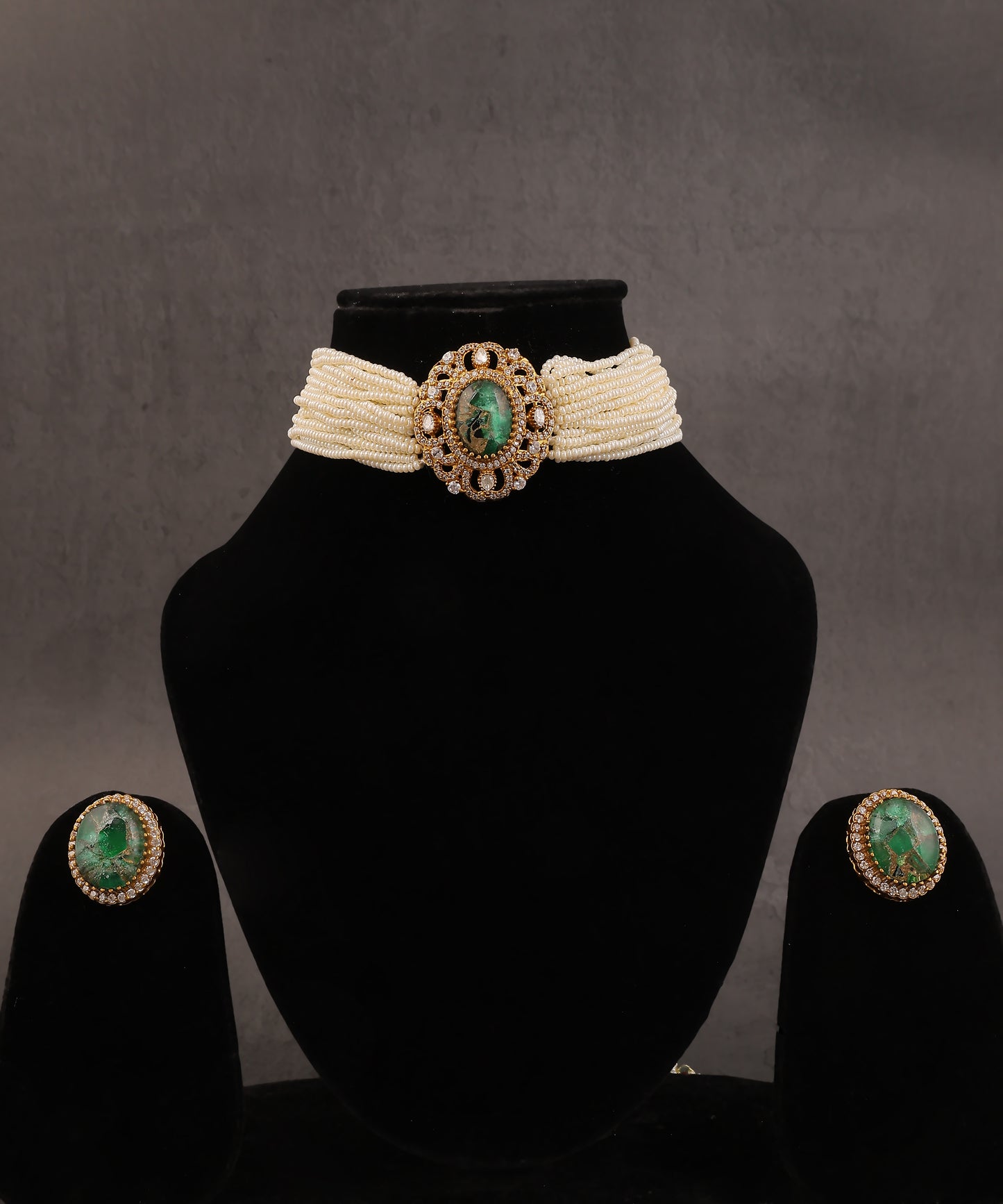Doublet Green Stone Studded Pearl Choker