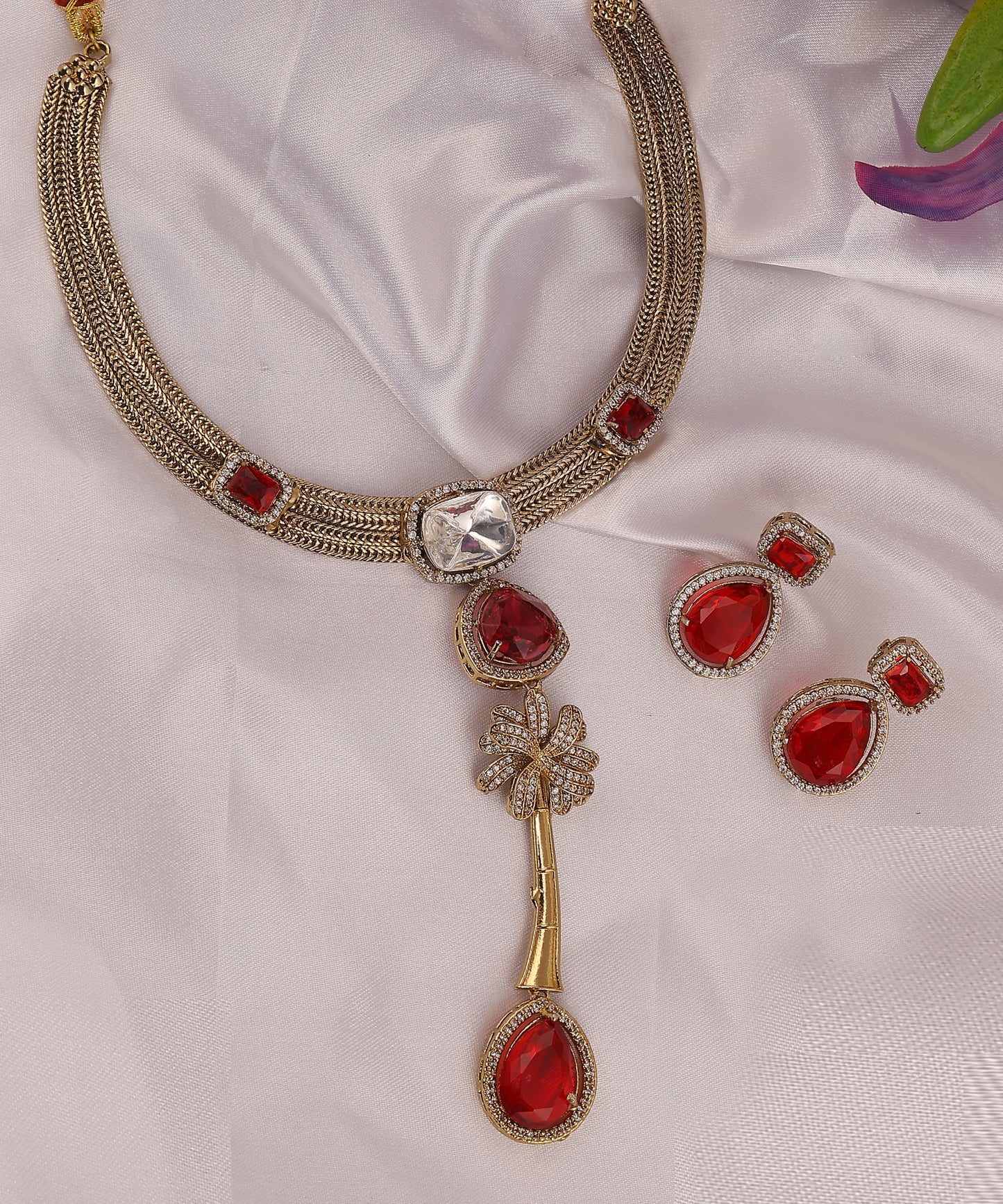 Nayab Hasli/Necklace Featuring Ruby Stones