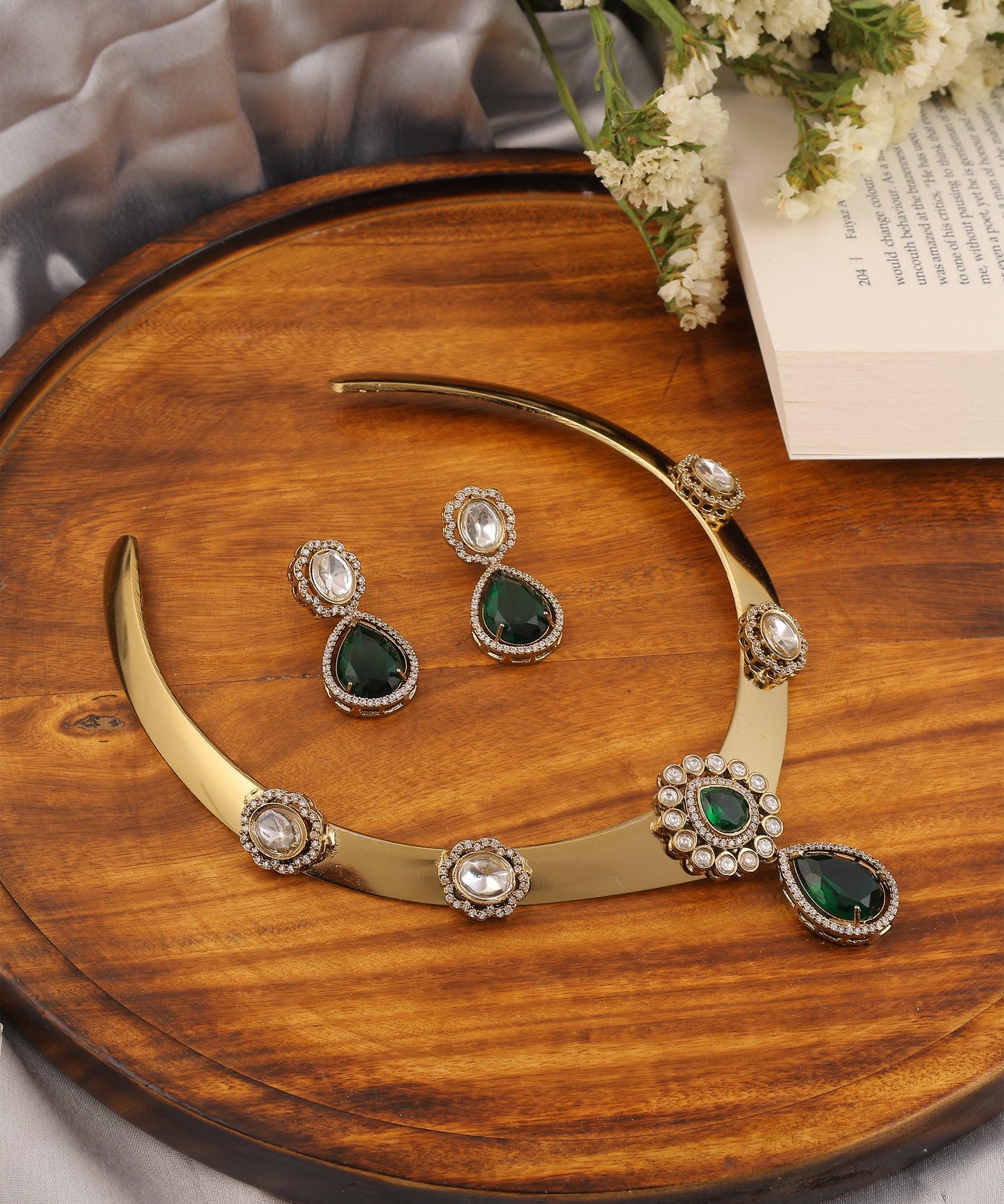 Tejas Hasli/Necklace Featuring Emerald Stones