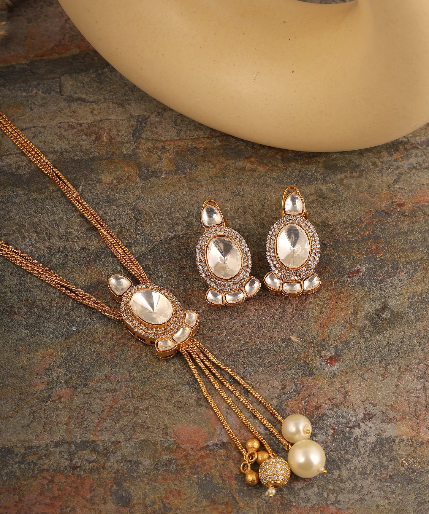 Sleek Polki Necklace In Oxidised Gold Finish