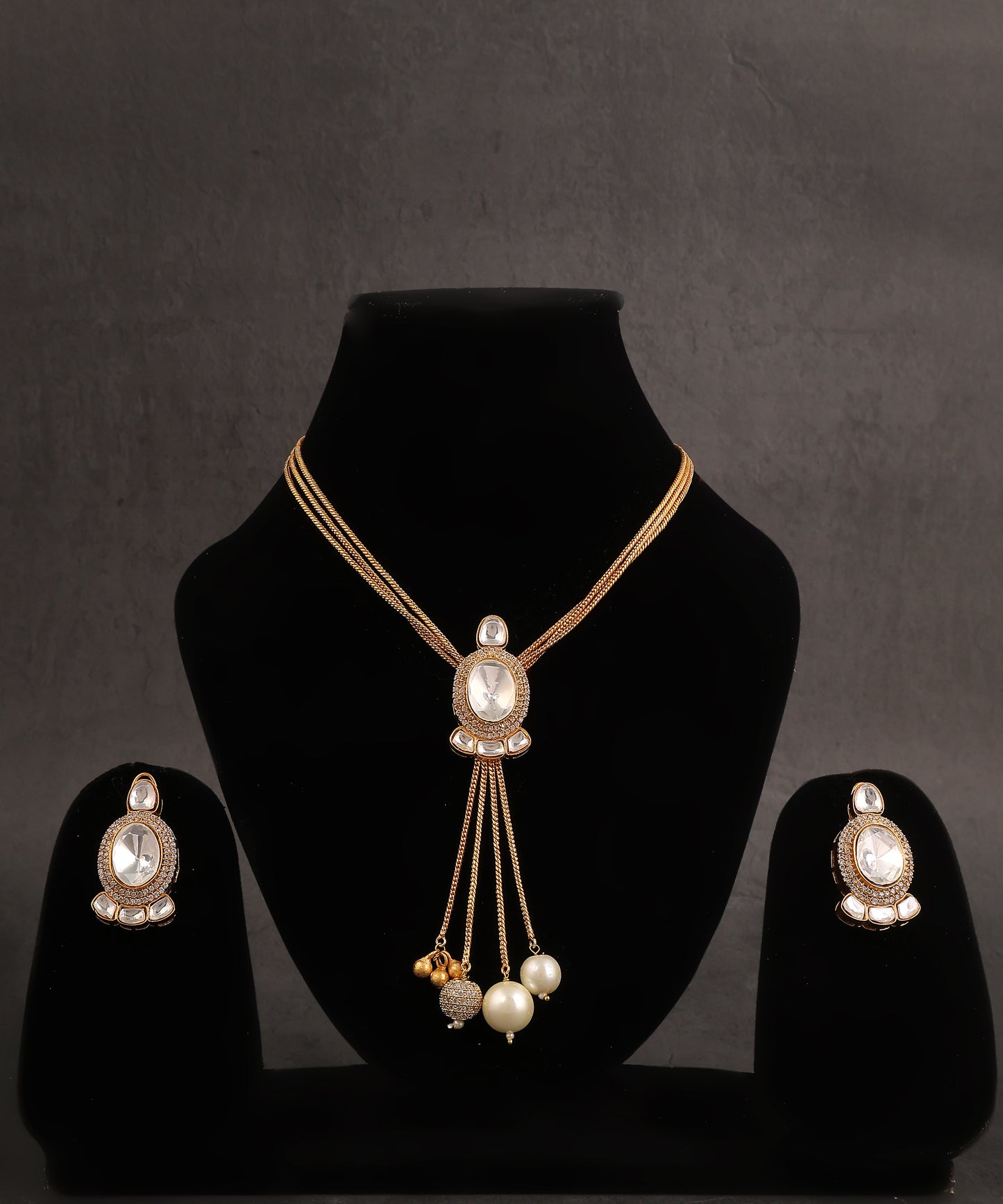 Sleek Polki Necklace In Oxidised Gold Finish