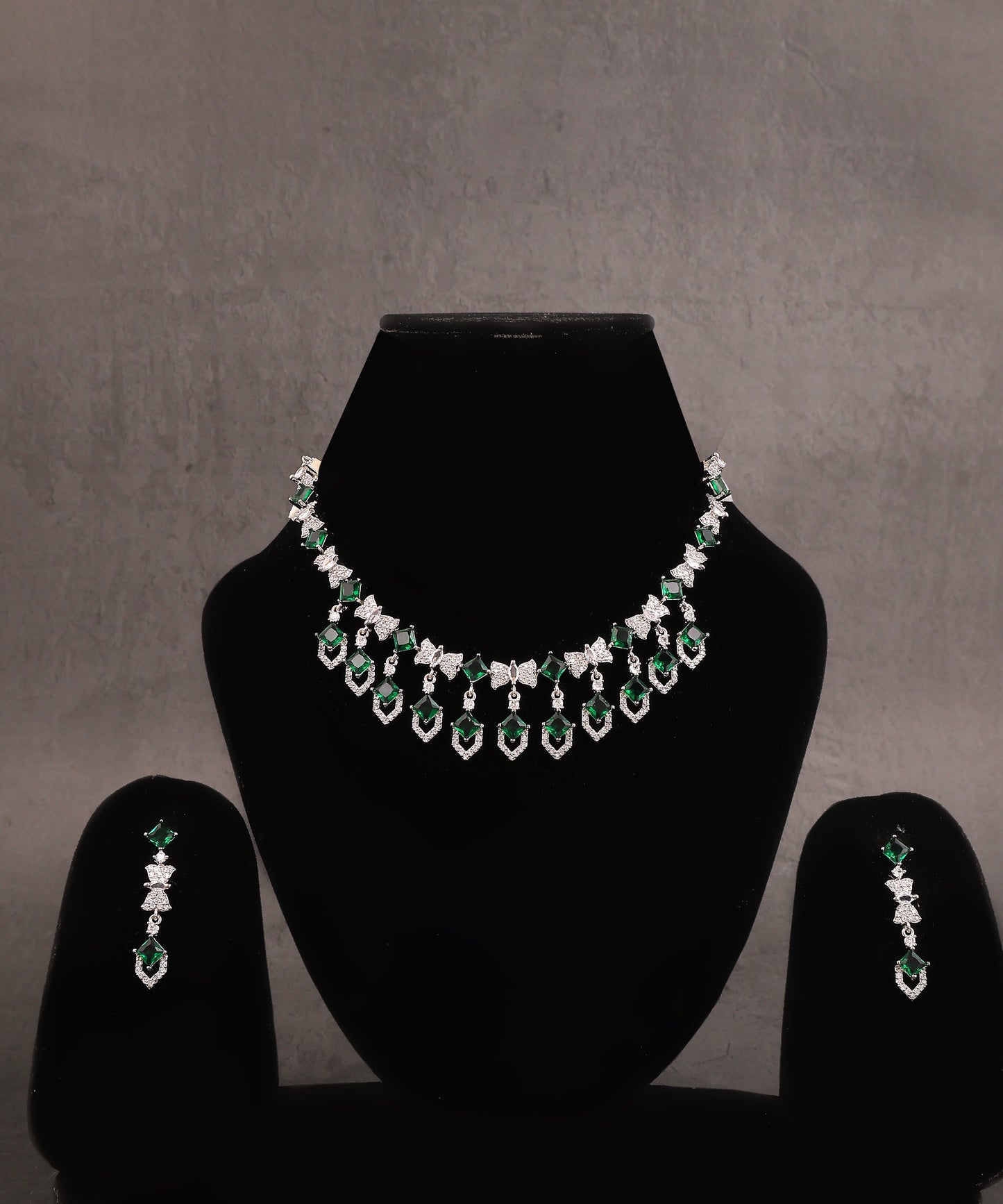 Designer Crystal And Emerald Drops Studded Artificial Diamond Necklace