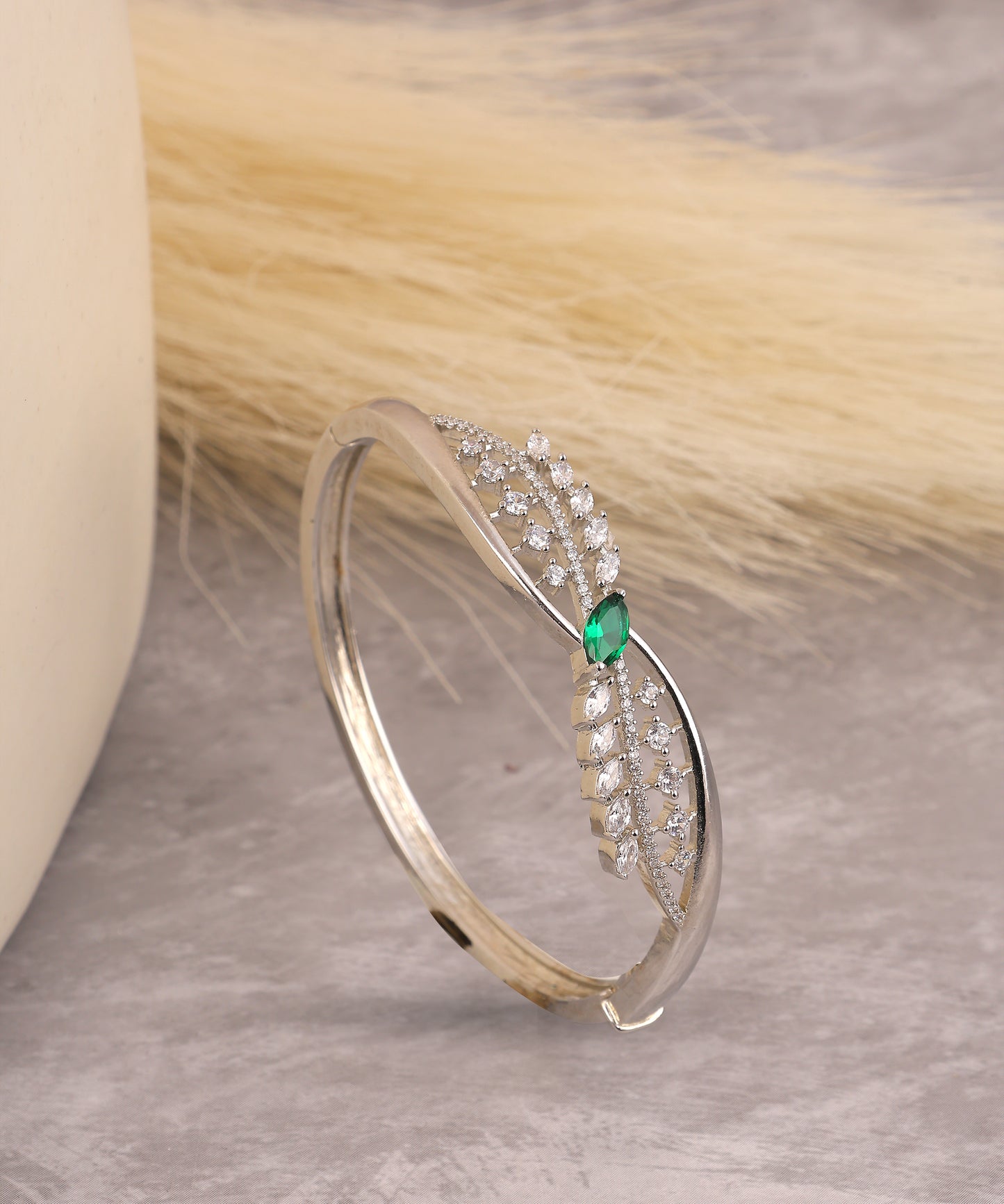 Solitaire Emerald Studded Artificial Diamond Bracelet