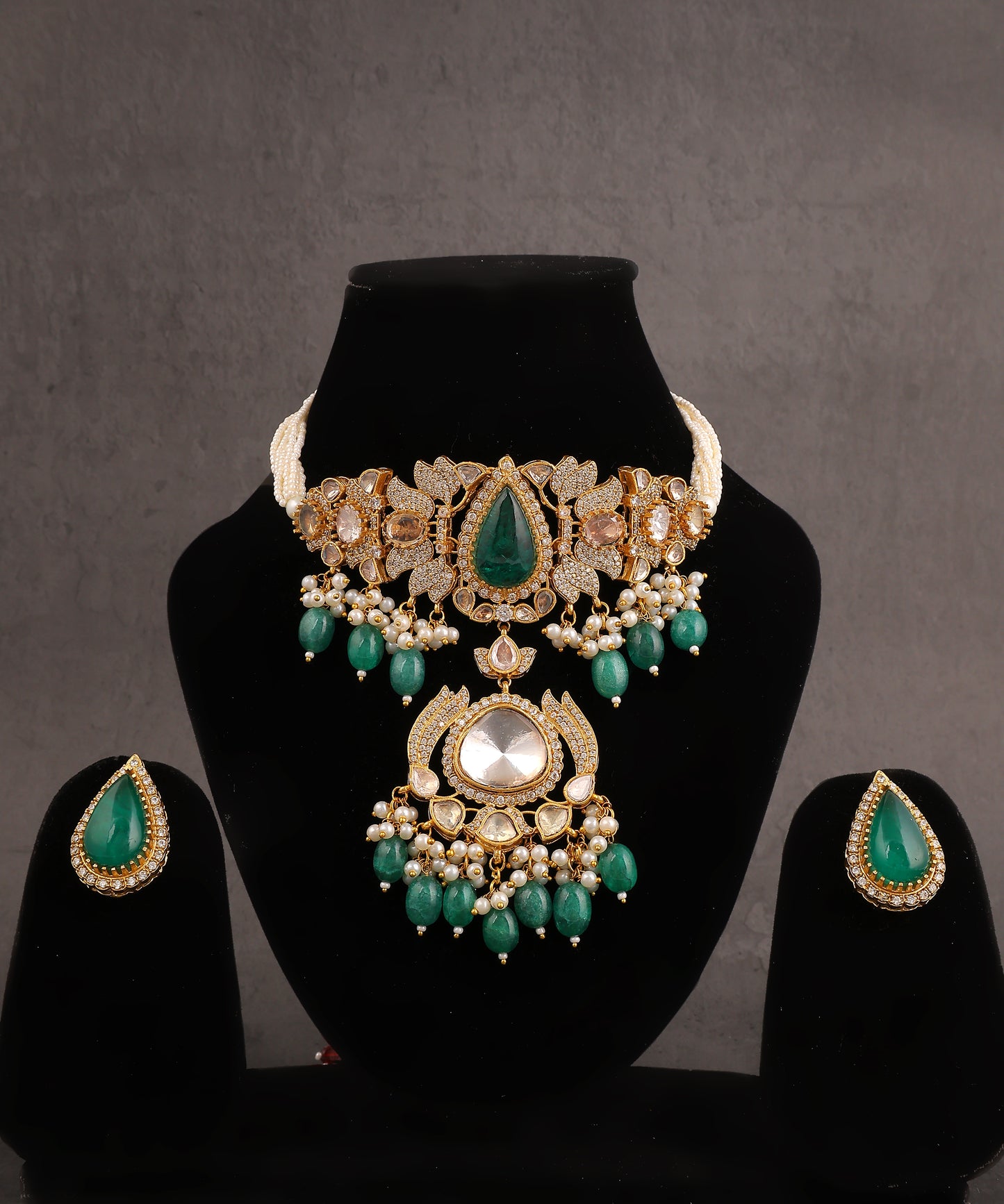 Raanjan Necklace Featuring Polki And Emeralds