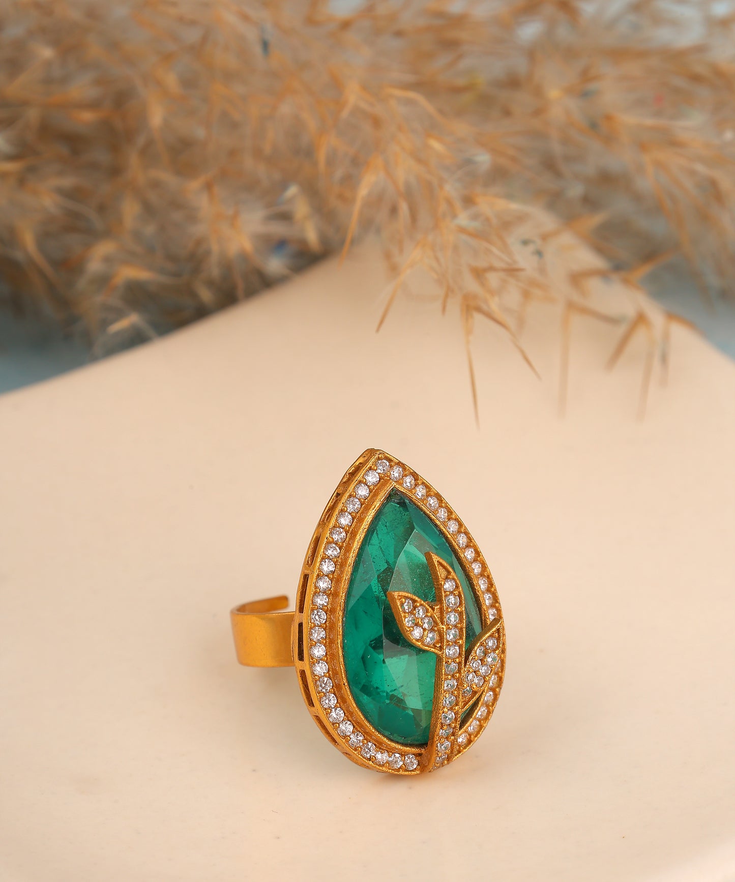 Leaf Patterned Emerald Stone Studded Ring