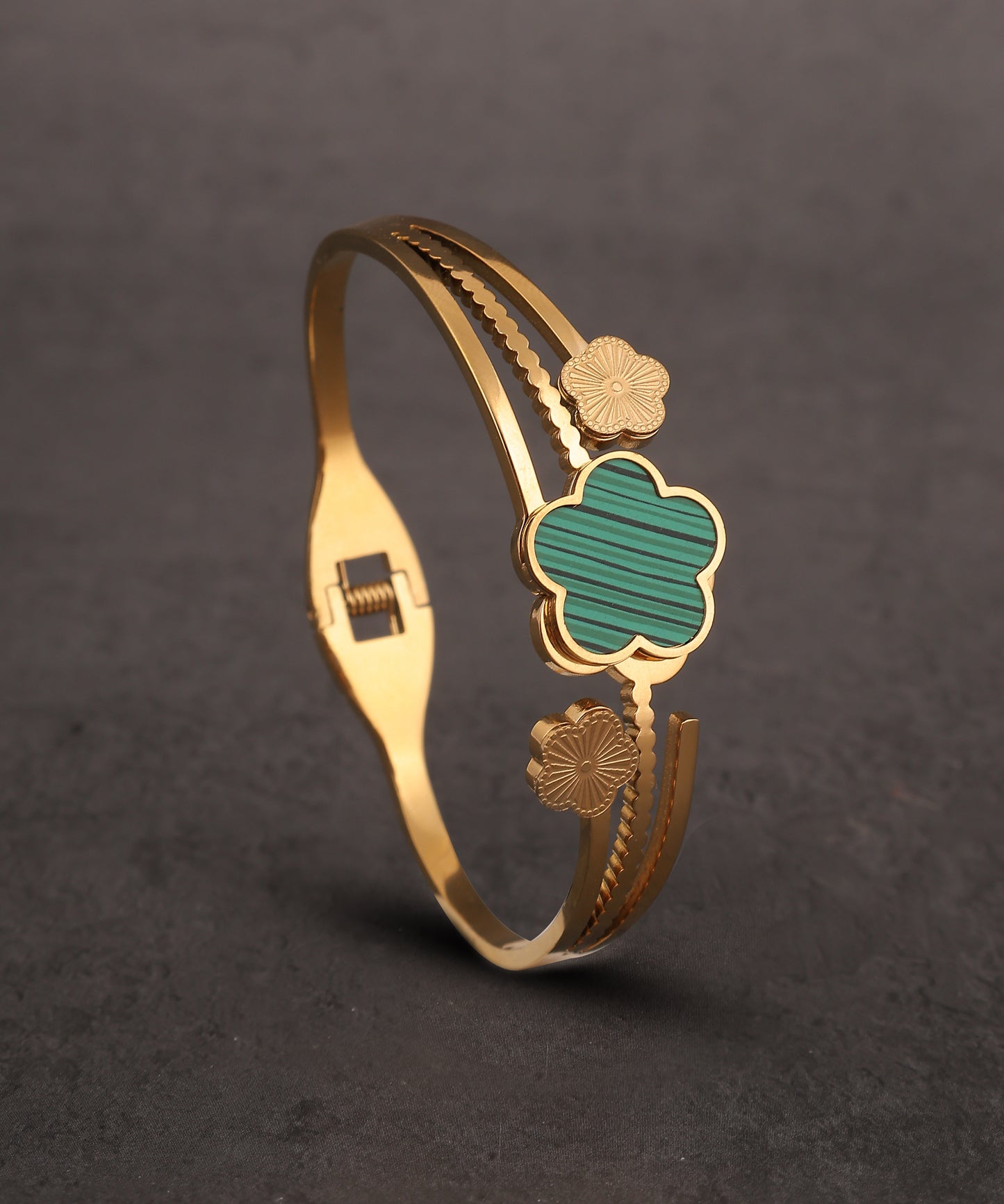Anti Tarnish Green Clover Bracelet