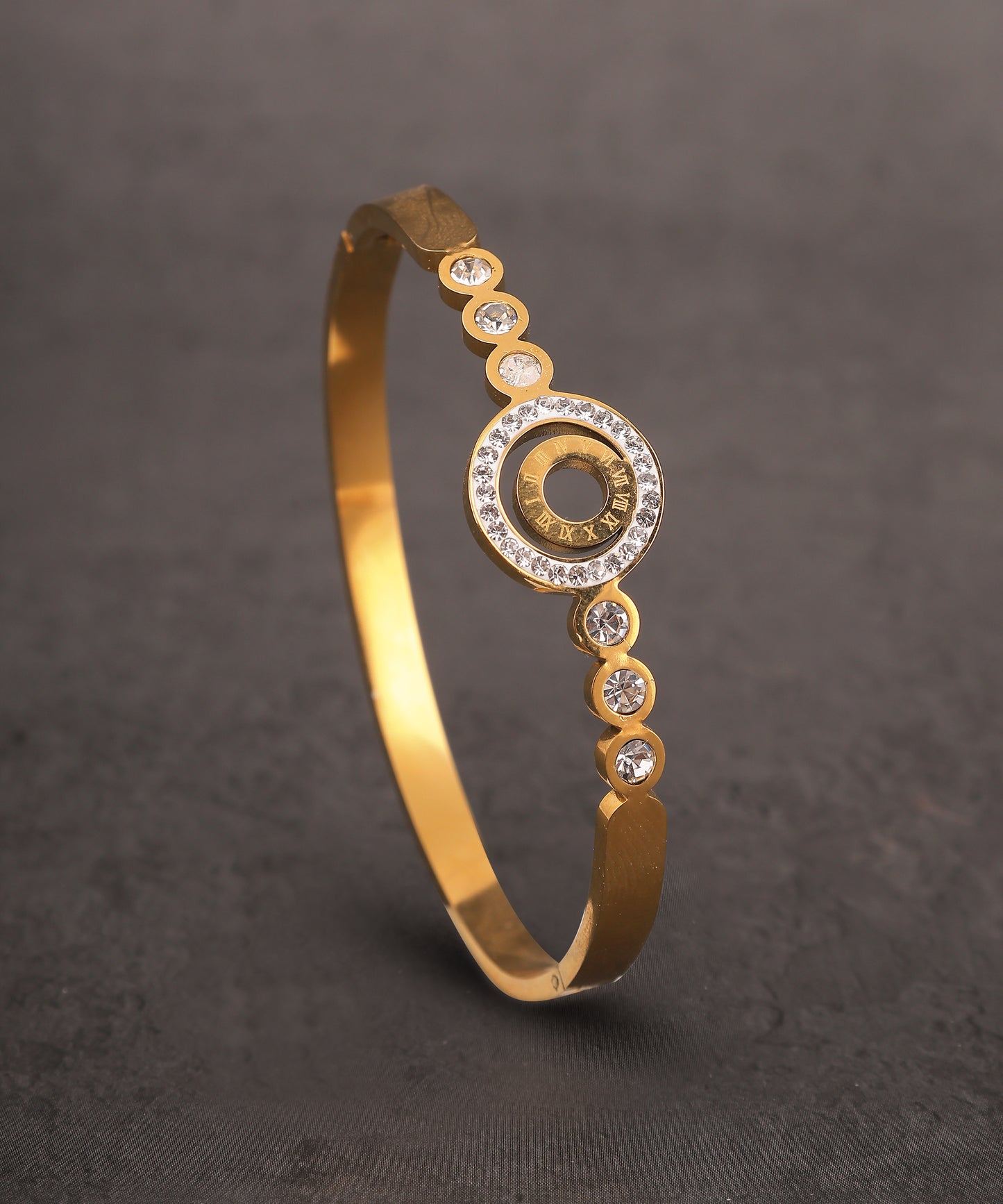 Anti Tarnish Bracelet With Signature Studded Centre And Crystals