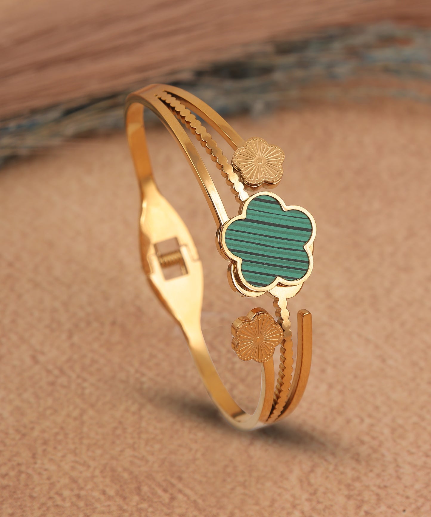 Anti Tarnish Green Clover Bracelet