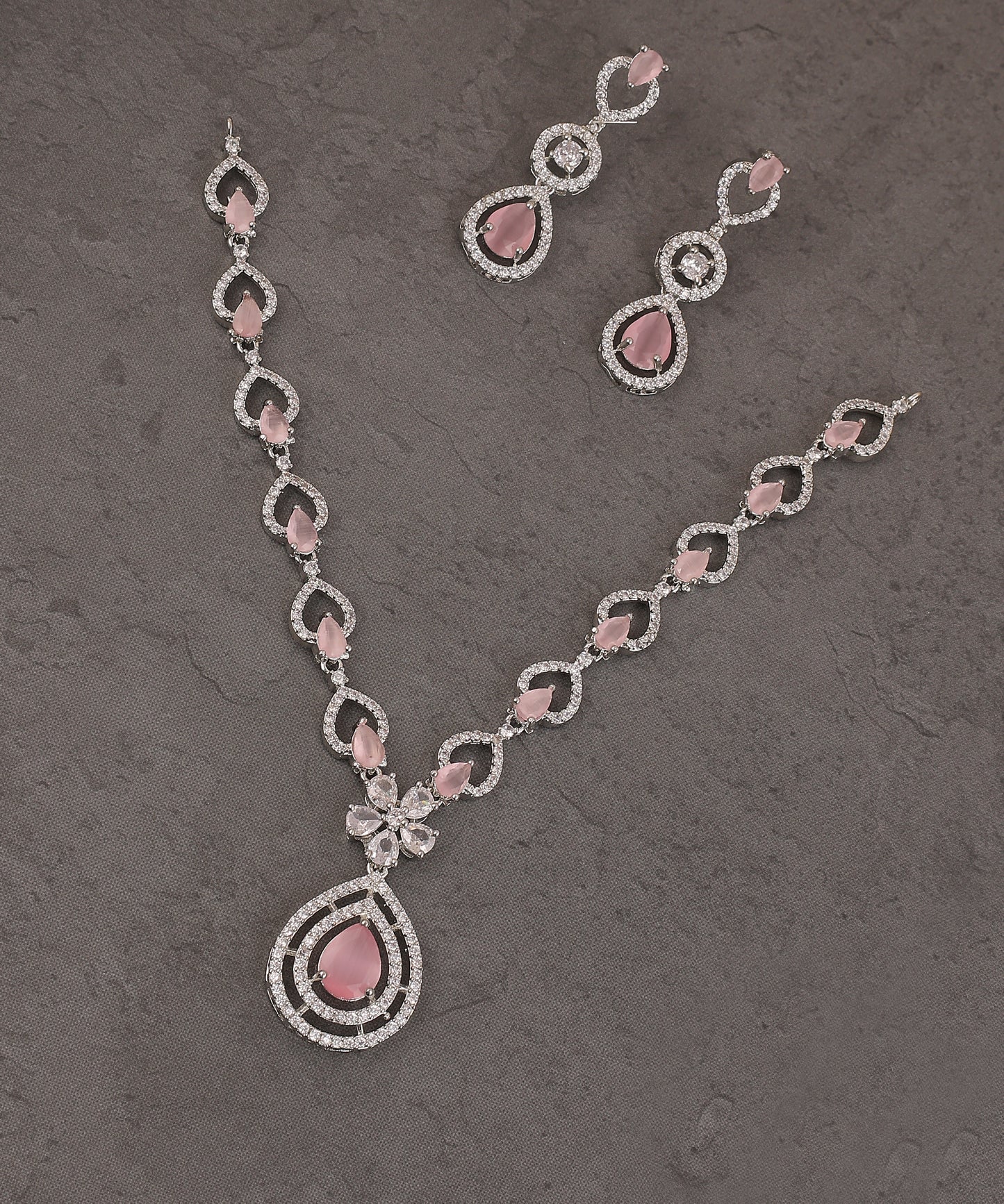 Baby Pink Leaf Patterned Artificial Diamond Necklace Set