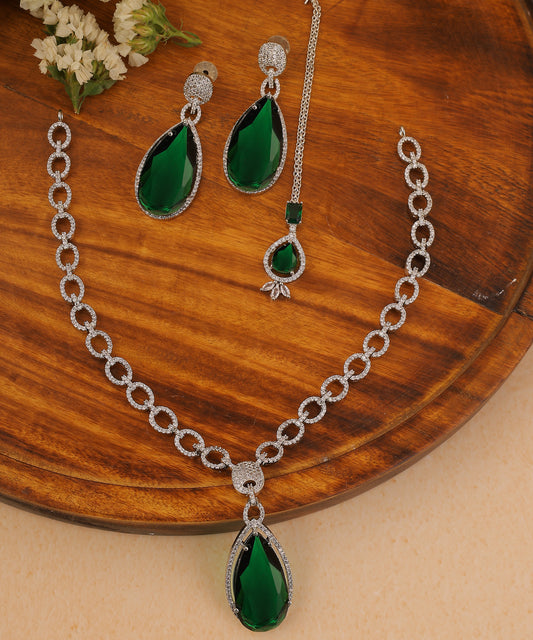 Chain Patterned Necklace With Emerald Drop