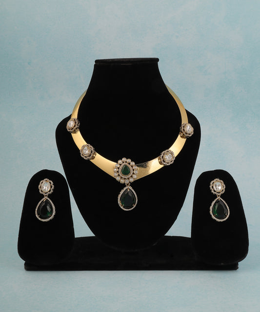 Tejas Hasli/Necklace Featuring Emerald Stones