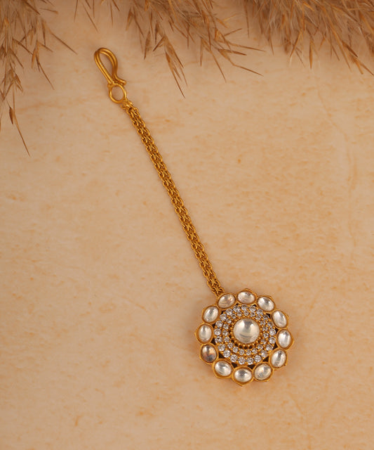 Polki Flower Patterned Maangtikka