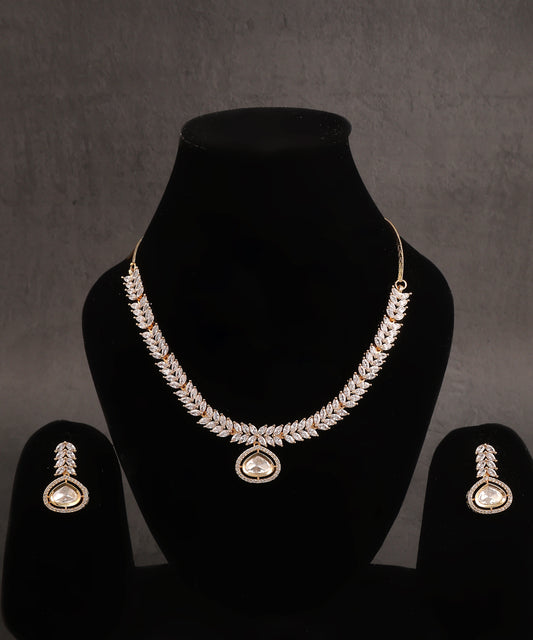 Polki And Artificial Diamond Necklace In Gold Finish