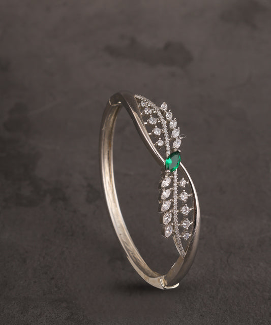 Solitaire Emerald Studded Artificial Diamond Bracelet