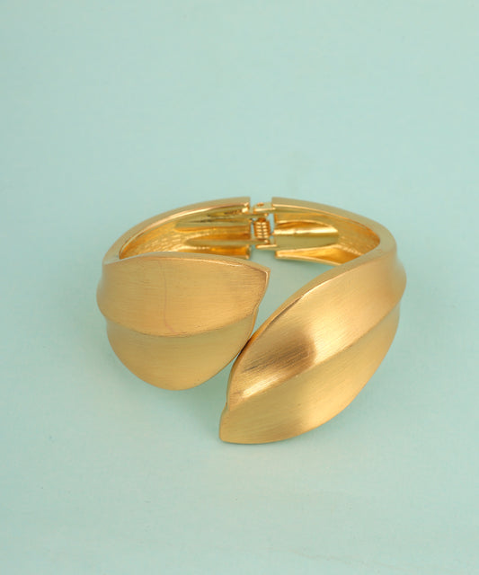 Front Open Leaf Pattered Handcuff/Bracelet