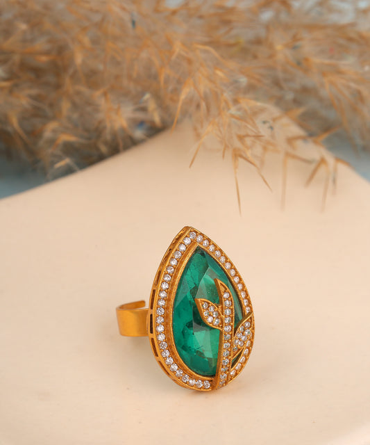 Leaf Patterned Emerald Stone Studded Ring