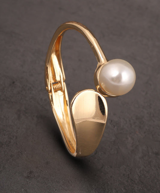 Anti Tarnish Front Open Chunky Pearl Handcuff/Bracelet