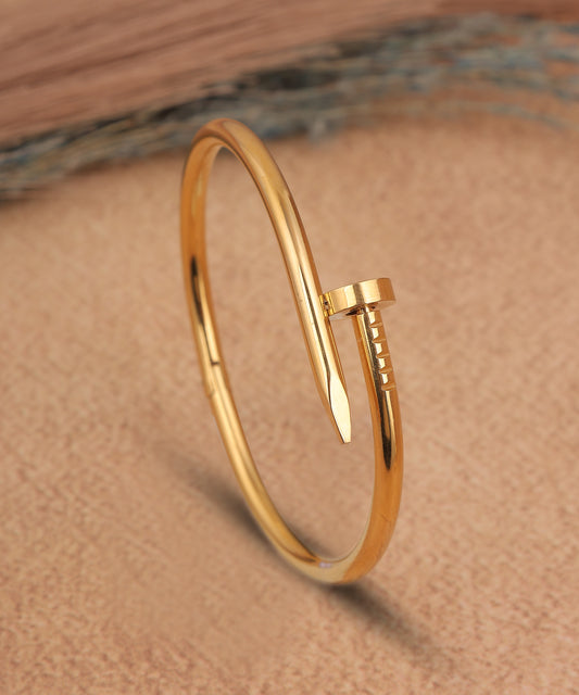 Anti Tarnish Gold Nail Bracelet